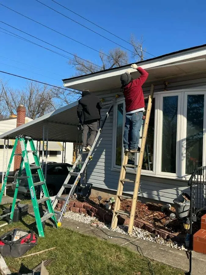 Restoration crew performing exterior repair in Lecanto